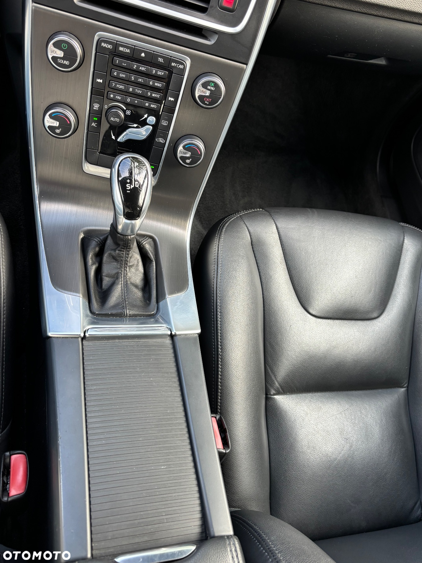 Volvo V60 D2 Summum - 12