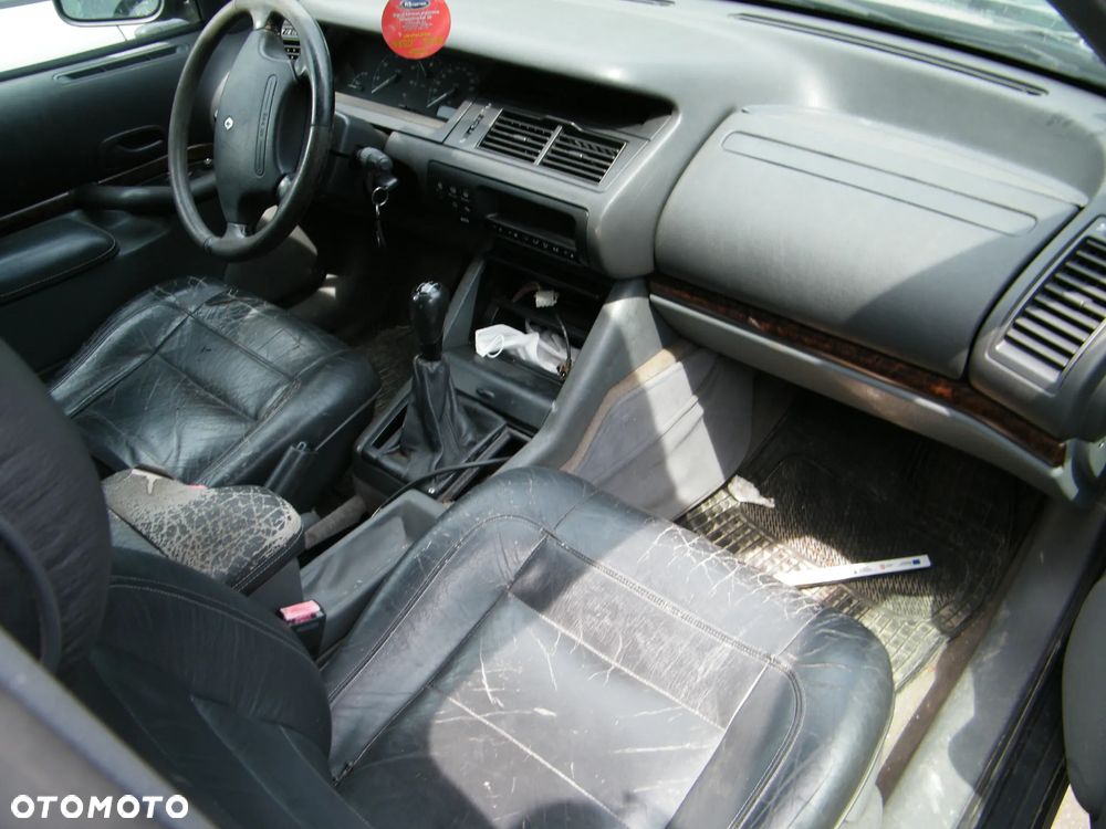 Renault Safrane (98-00r.) 2.0B 136KM. Silnik N7Q 710 Skrzynia VM1003. Cały na części GWARANCJA !!!  Przód Tył Zestaw Komplet Drzwi Klapa Zderzak Błotnik Maska Grill Atrapa Szyba Pas Lampa Lusterko Boczki Fotel Kanapa Kokpit Deska Rozdzielcza Przełącznik Włącznik Sterownik Przewody Wiązka Instalacja Moduł Komputer Czujnik Listwa Pompa Alternator Wtryski Głowica Rozrusznik Kompresor Sprzęgło Dwumas Silnik Skrzynia ABS Klimatyzacji Paliwa Wspomagania Kolektor Turbina Przepustnica Zawór Chłodnica Koło Hak Belka Sanki Zawieszenie Mcpherson Półoś Amortyzator Wydech Tłumik Zacisk Most - 6