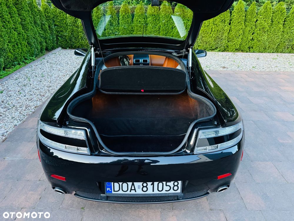 Aston Martin V8 Vantage - 20
