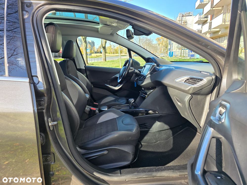 Peugeot 2008 1.2 Pure Tech Style S&S EAT6 - 29