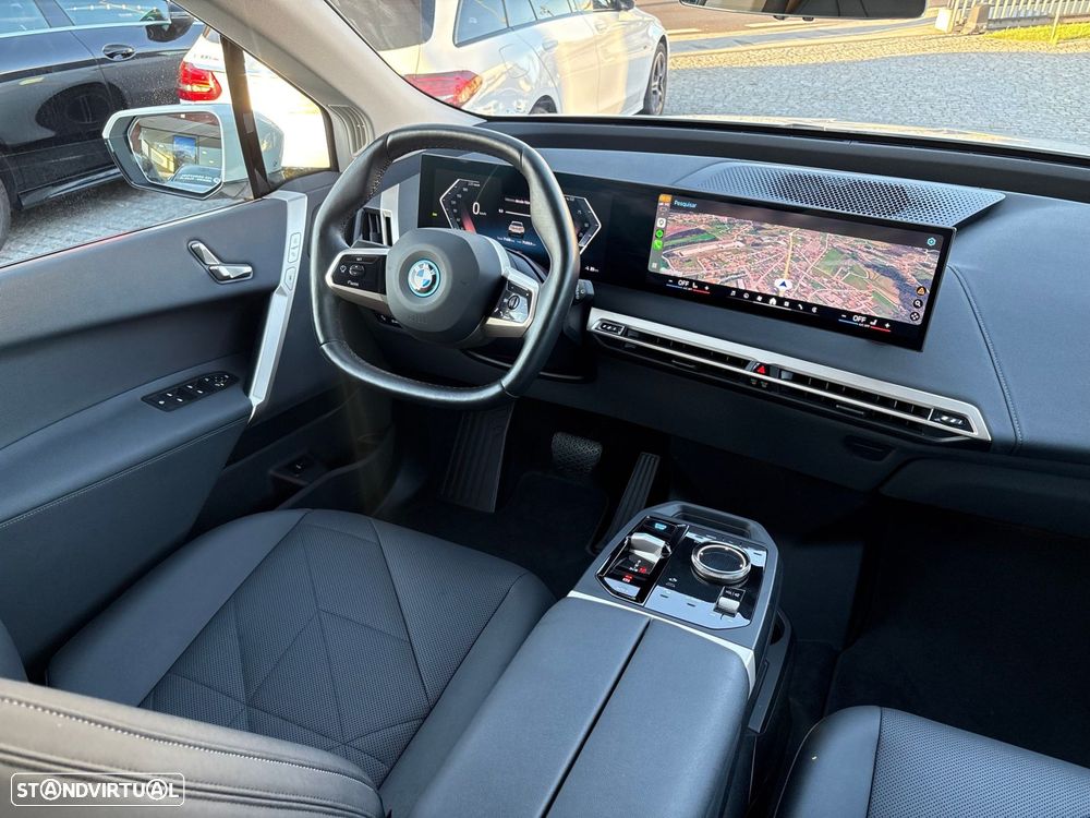BMW iX xDrive 40 - 11