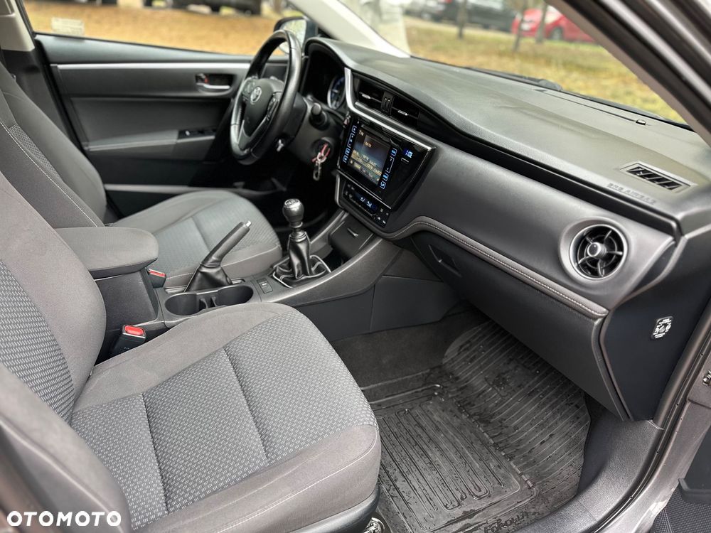 Toyota Corolla 1.6 Comfort - 24