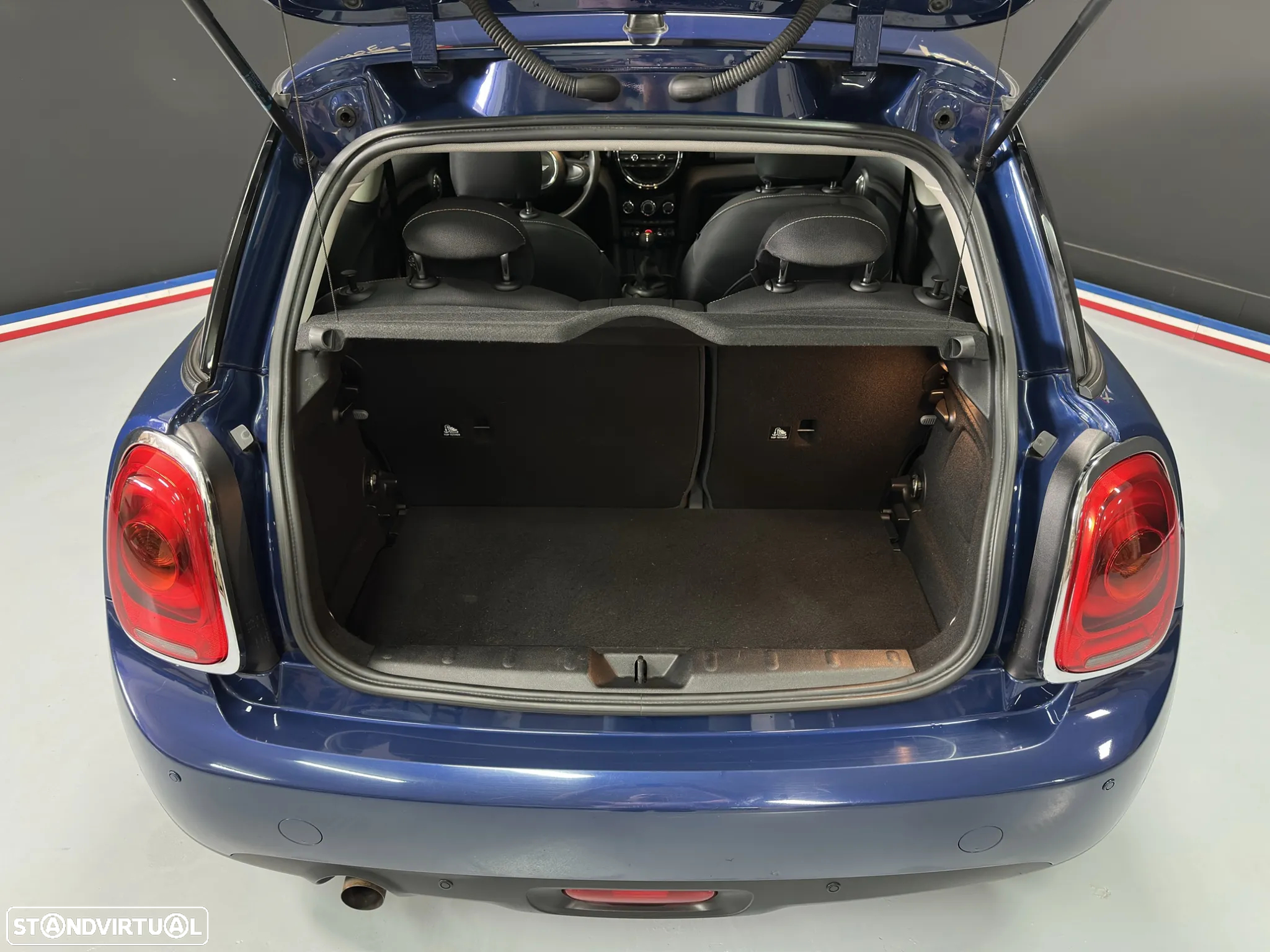 MINI 3 Portas One D - 43