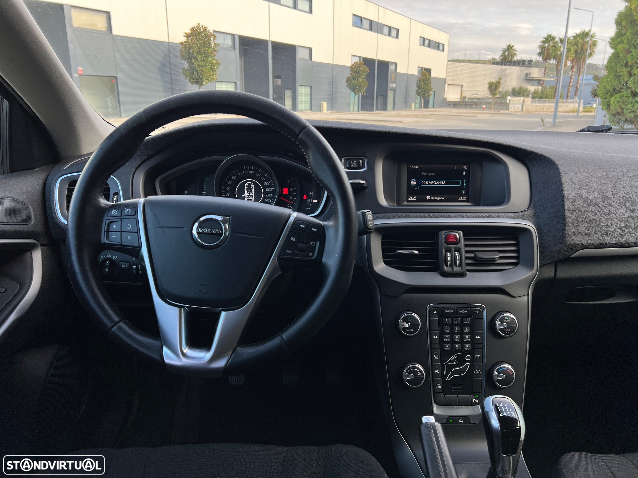 Volvo V40 2.0 D2 Momentum - 8