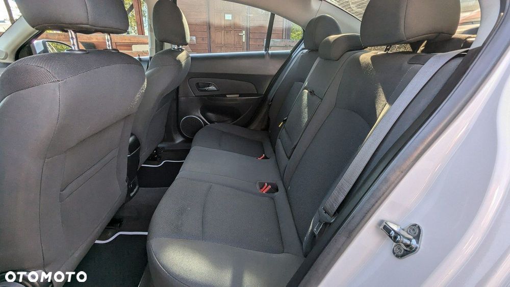 Chevrolet Cruze - 14