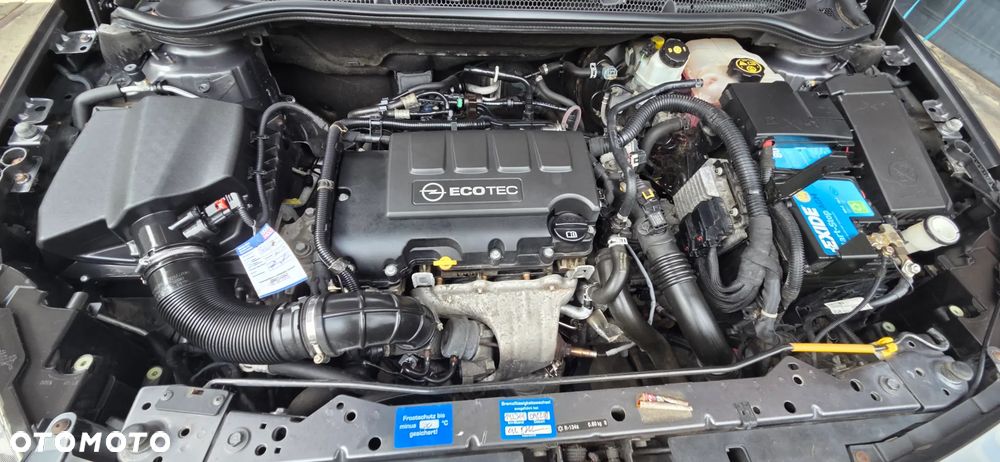 Opel Astra 1.4 Turbo 150 Jahre - 40