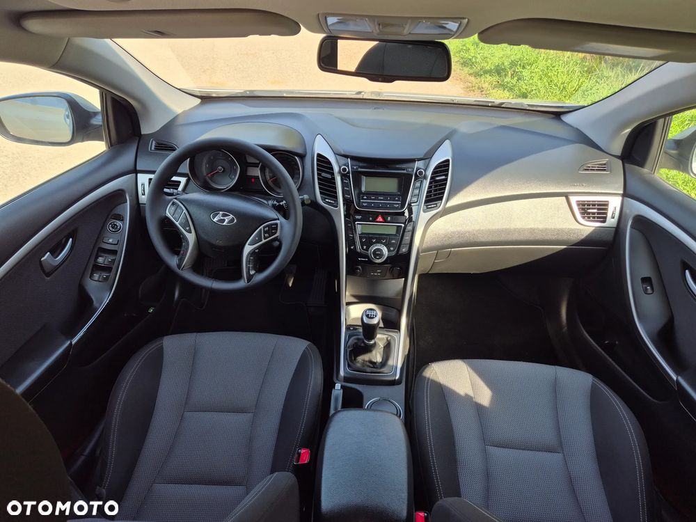 Hyundai i30 blue Kombi 1.6 CRDi Trend - 9