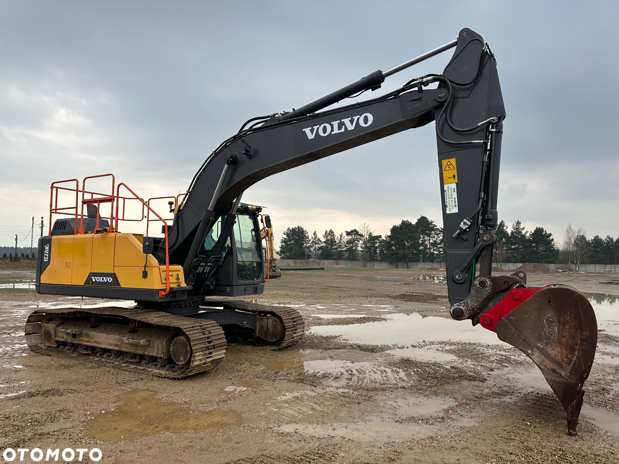 Volvo EC 220 EL - 1