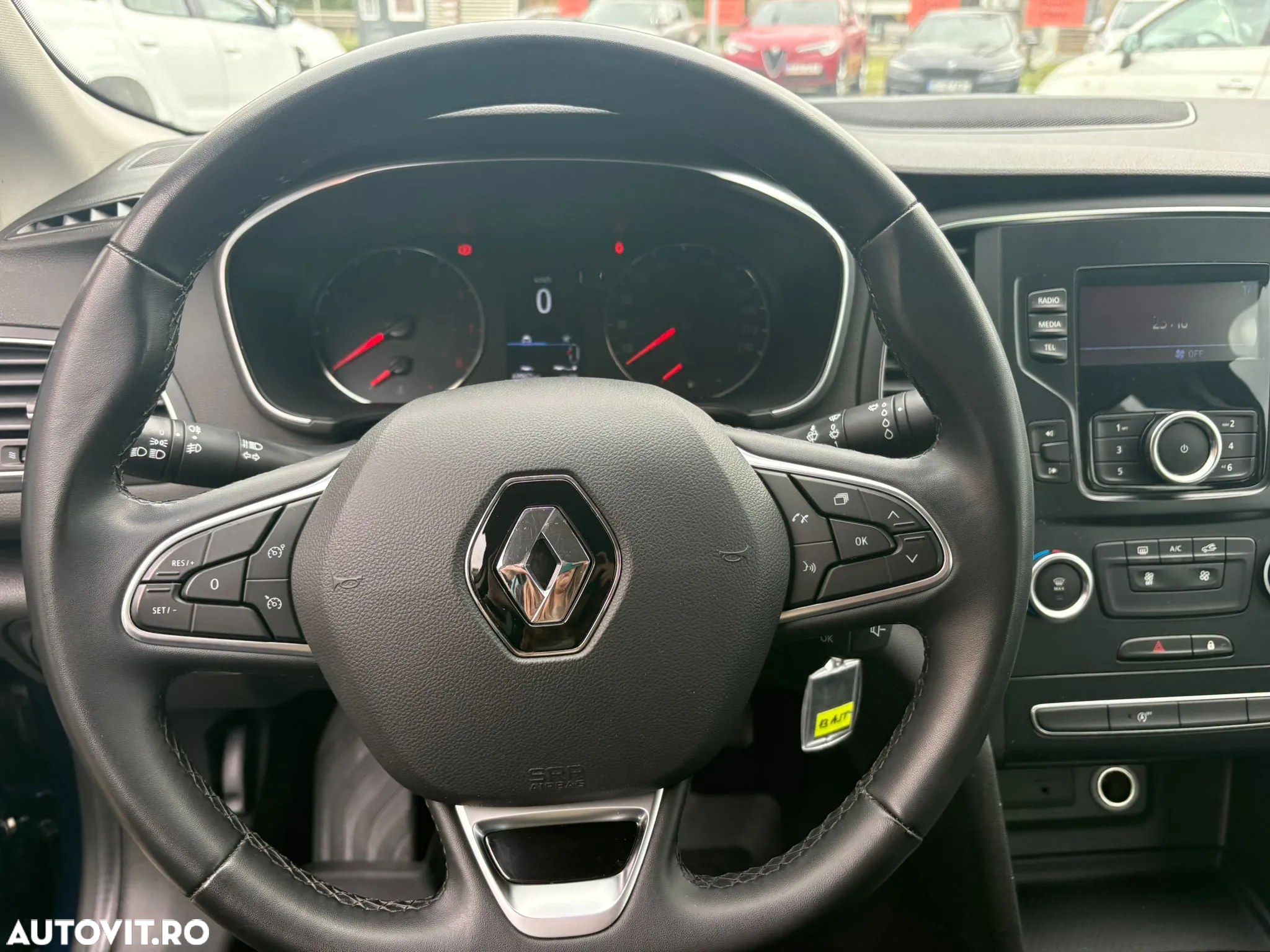 Renault Megane TCE 114 GPF Life - 5