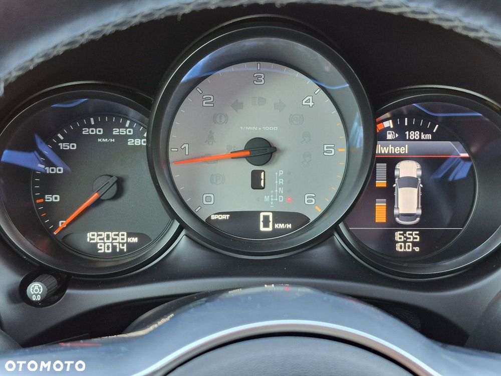 Porsche Macan - 34