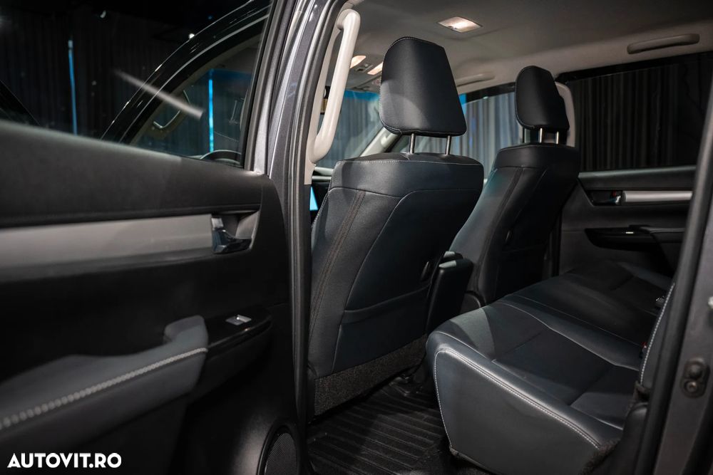 Toyota Hilux 2.4D 150CP 4x4 Double Cab AT Executive - 29