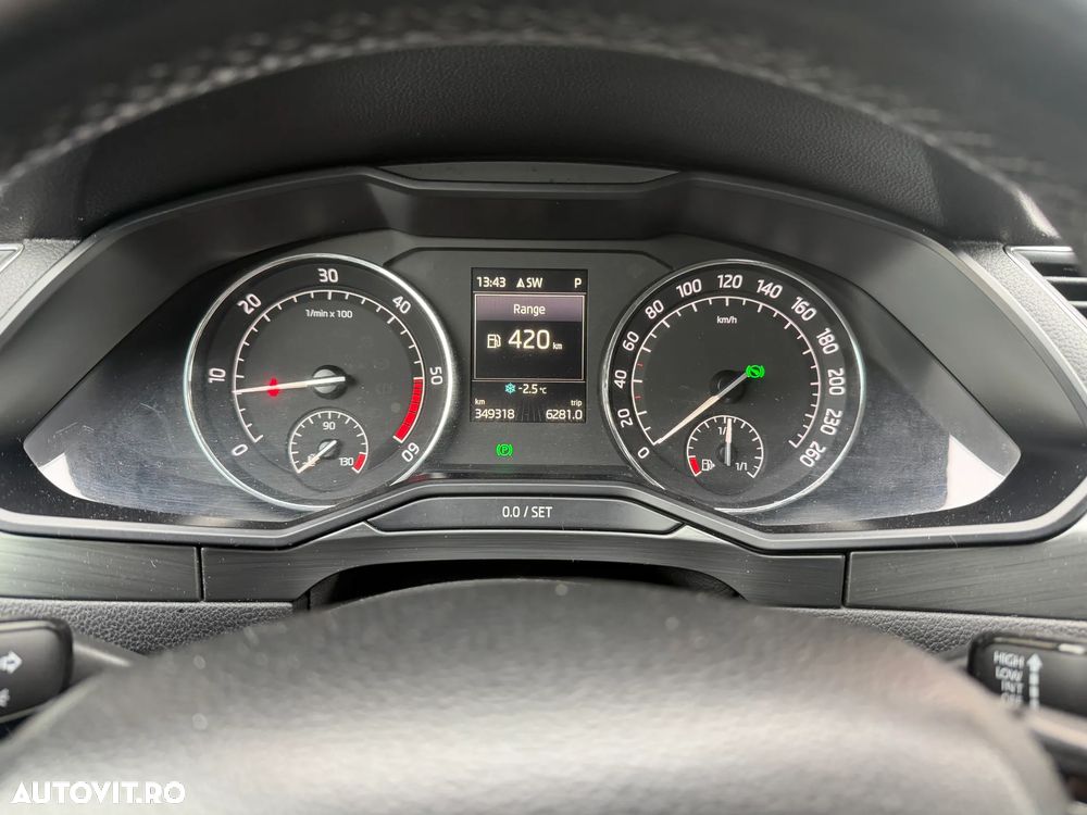 Skoda Superb 2.0 TDI DSG Ambition - 14