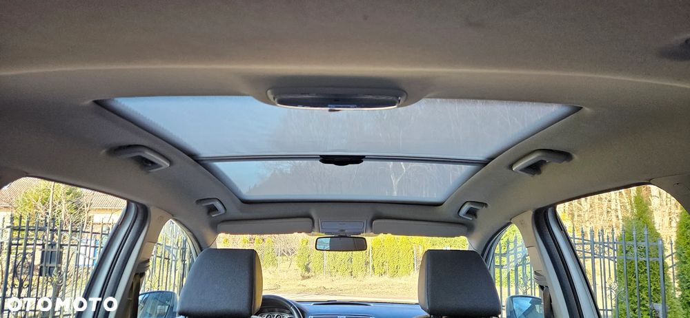 Ford Kuga 2.0 TDCi 2x4 Titanium - 24