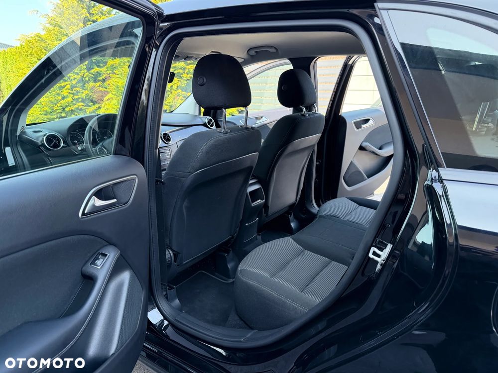 Mercedes-Benz Klasa B 200 d 7G-DCT Edition - 19