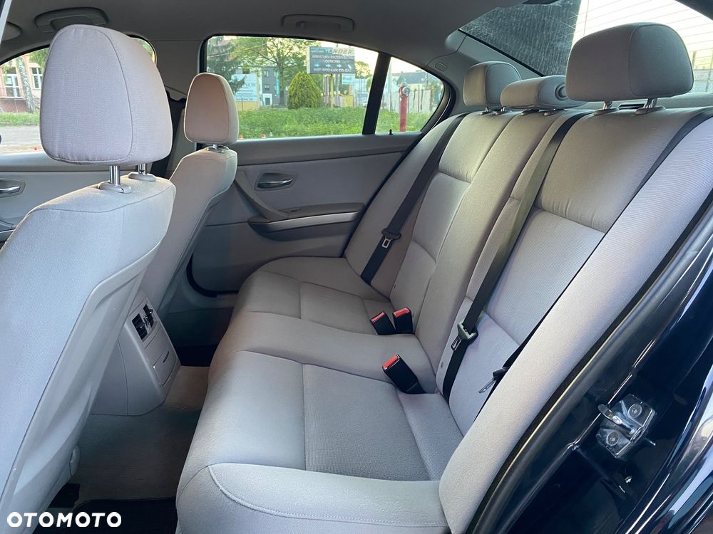 BMW Seria 3 320d - 22