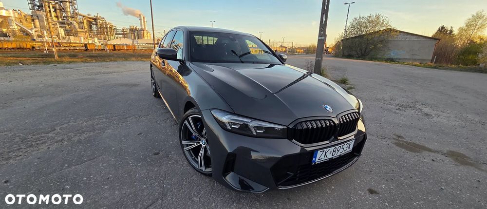 BMW Seria 3 330i xDrive M Sport - 2