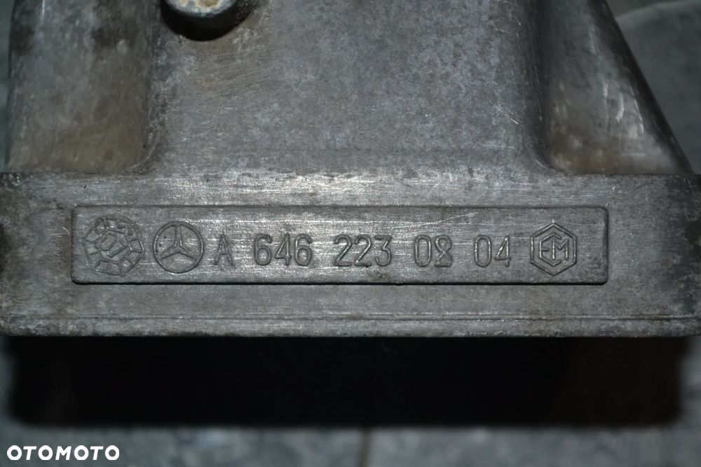 MERCEDES VITO 639 VIANO 2,2 CDI ŁAPA WSPORNIK MOCOWANIE SILNIKA 6462230804 - 4