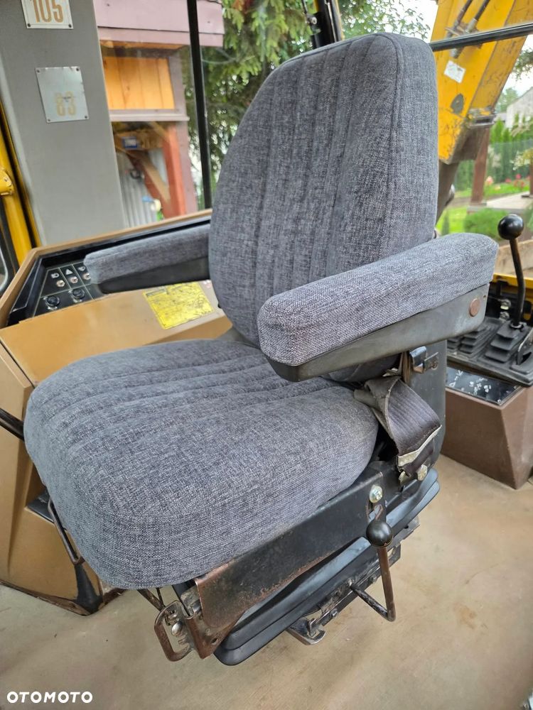 Caterpillar CAT 428B - 22