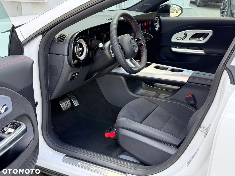 Mercedes-Benz CLA - 17