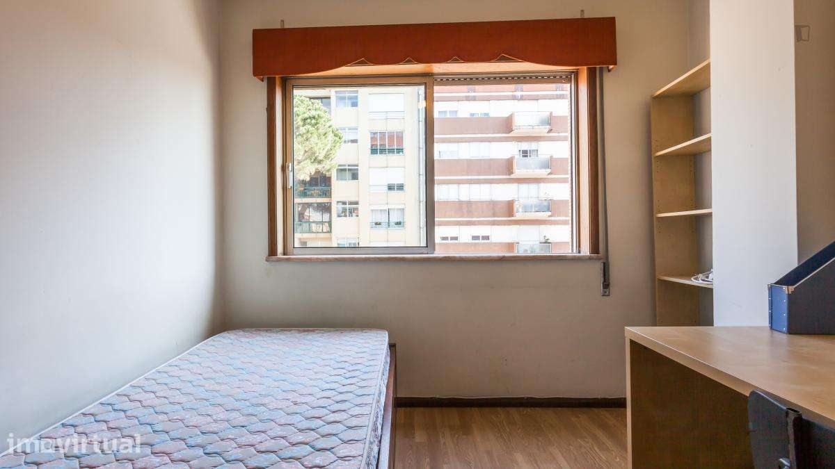 Quarto - localizado em Ramalde Porto - Grande imagem: 5/37