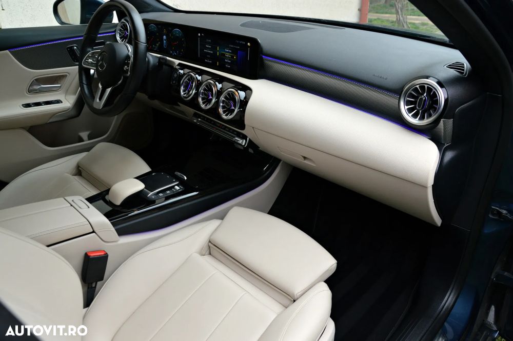 Mercedes-Benz A 180 Sedan 7G-DCT Lim. Special Edition - 7