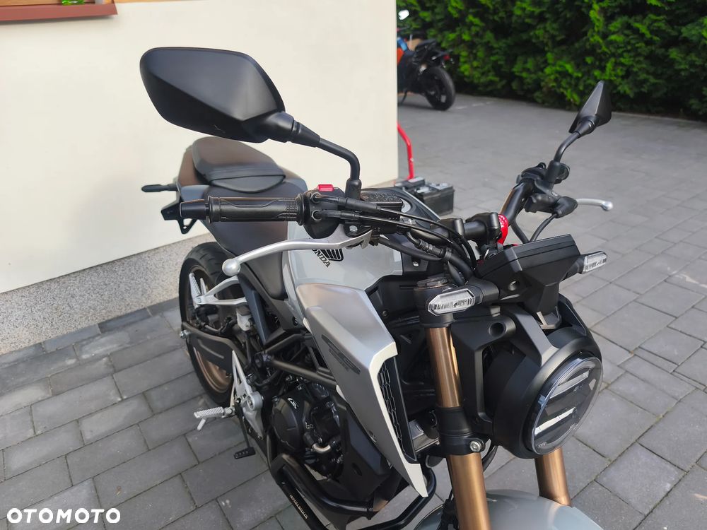 Honda CB - 10