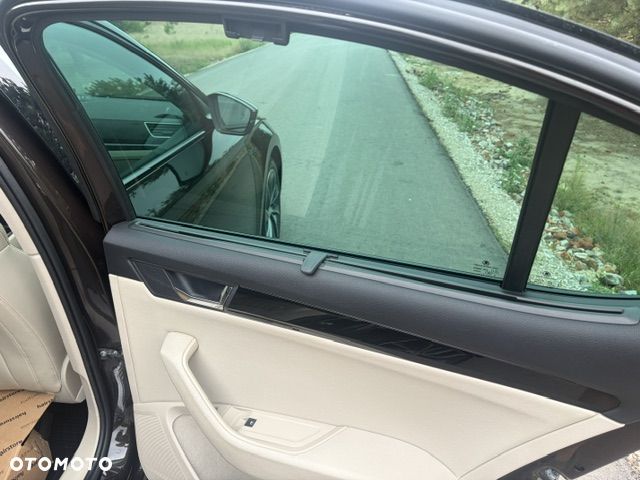 Skoda Superb 2.0 TDI L&K DSG - 11