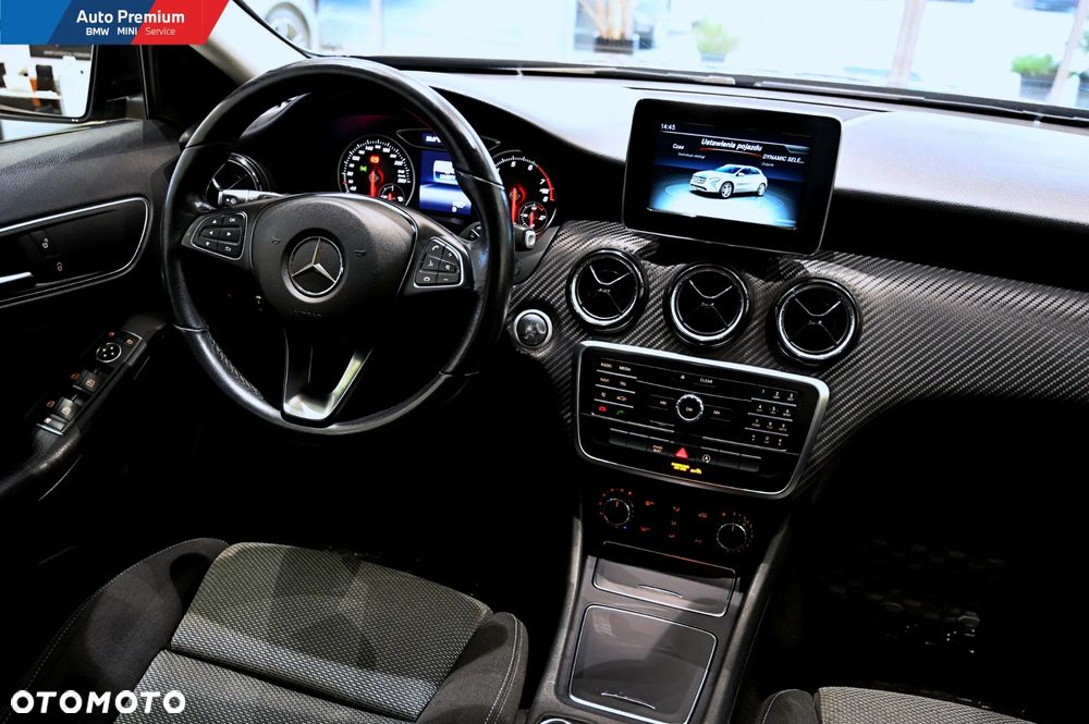 Mercedes-Benz GLA - 15