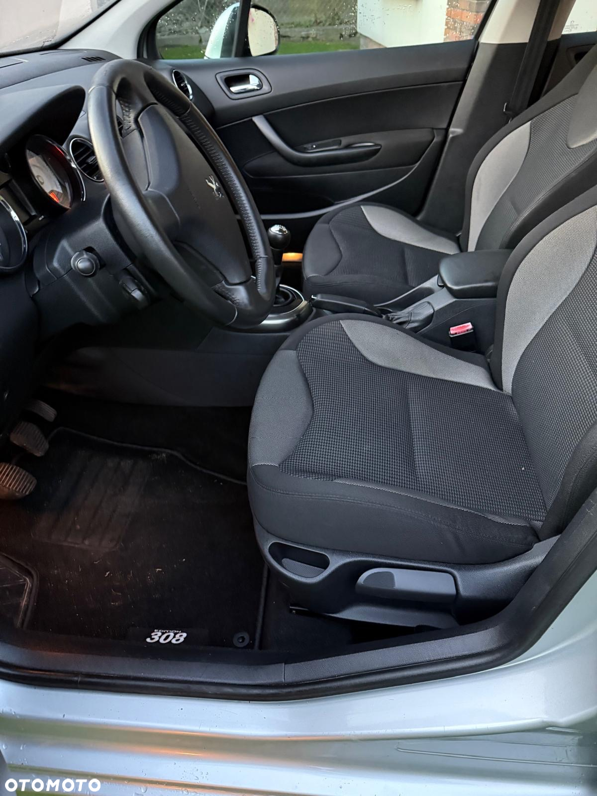 Peugeot 308 1.6 Premium Plus - 7
