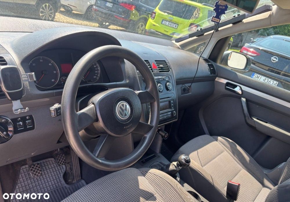 Volkswagen Touran - 13