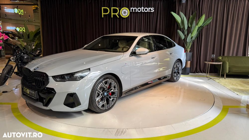 BMW Seria 5 530e Aut. - 9
