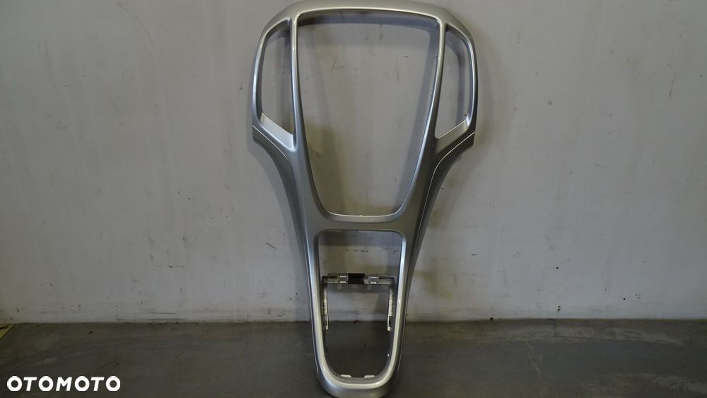 DEKOR KONSOLI RAMKA OPEL ASTRA J 1.7CDTI 13257562 - 1