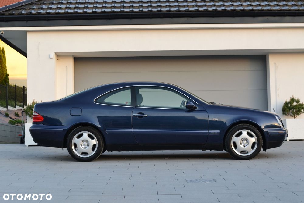 Mercedes-Benz CLK - 11