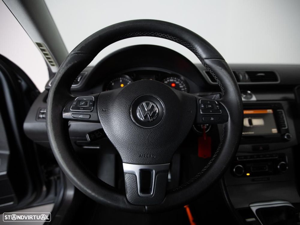 VW Passat Variant - 13