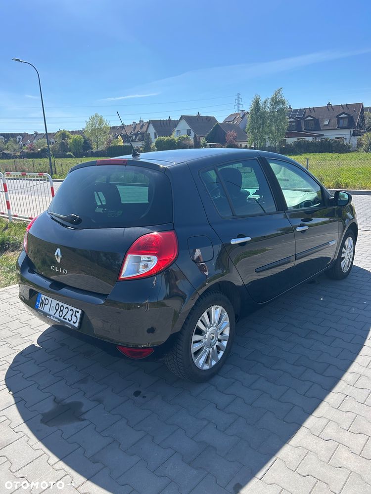 Renault Clio 1.2 16V Life - 5