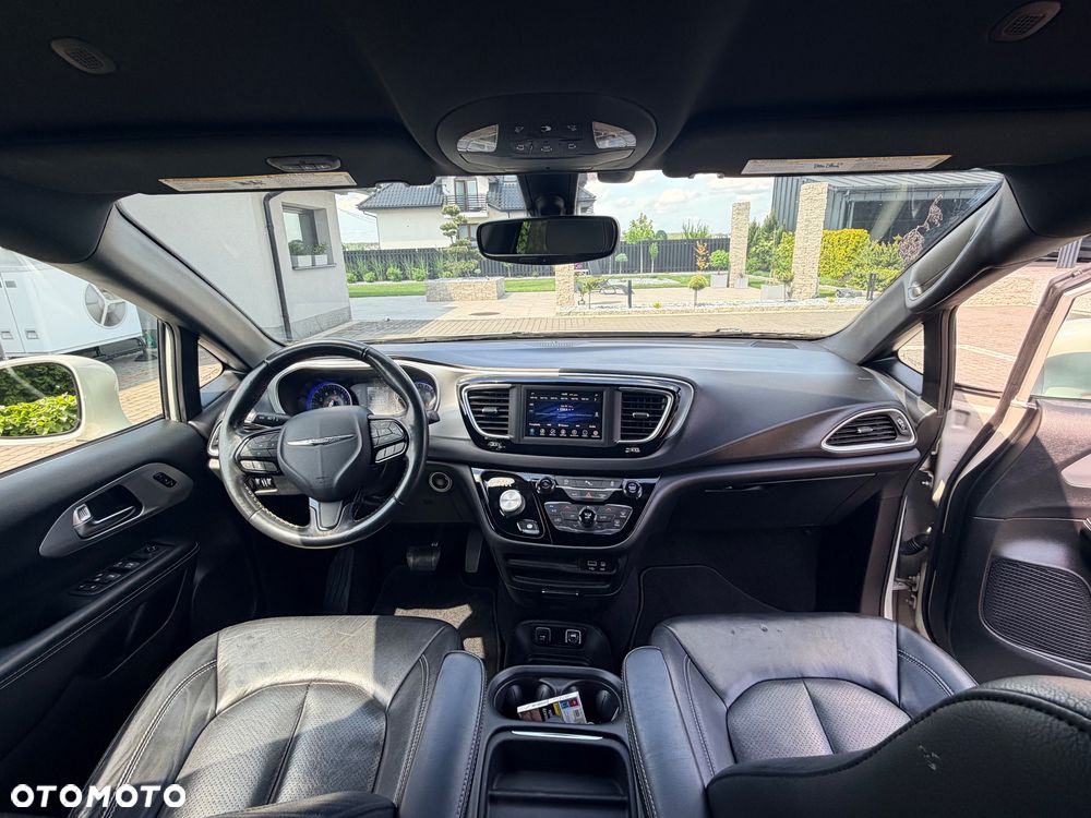 Chrysler Pacifica - 21