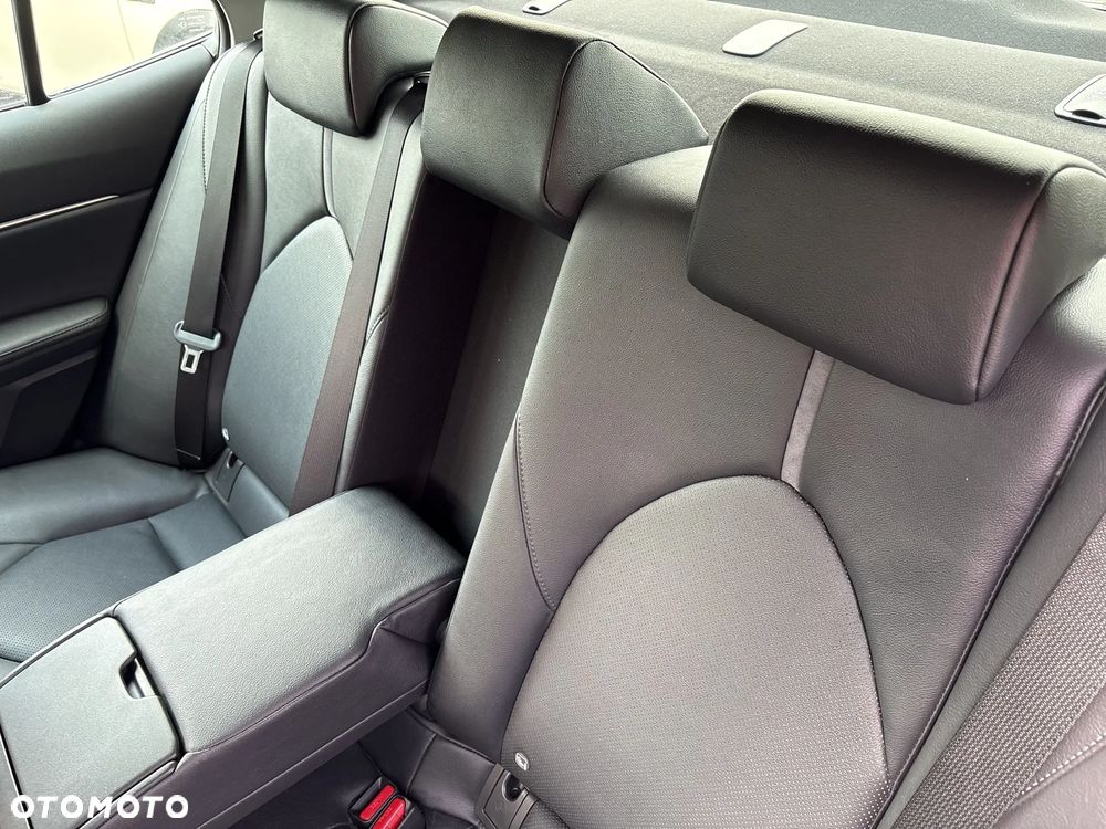 Toyota Camry 2.5 Hybrid Executive CVT - 18