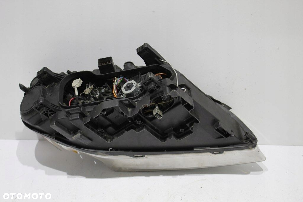 Volvo V70 XC70 S80 Lift Lampa Przód Przednia Lewa Xenon Na Części - 2