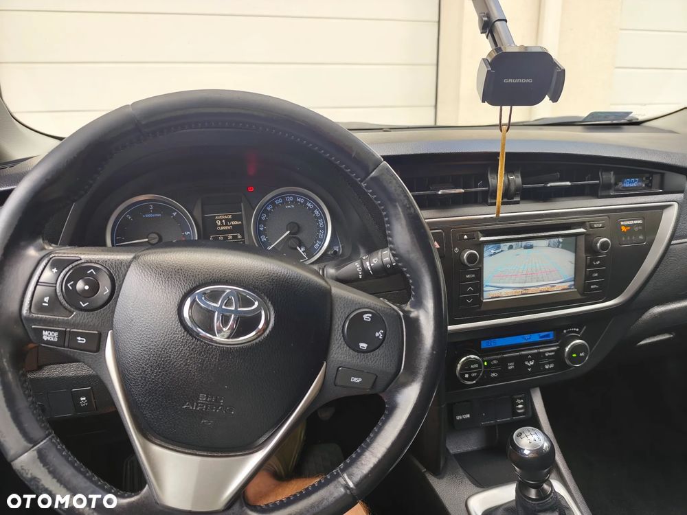 Toyota Auris 2.0 D-4D Premium - 19