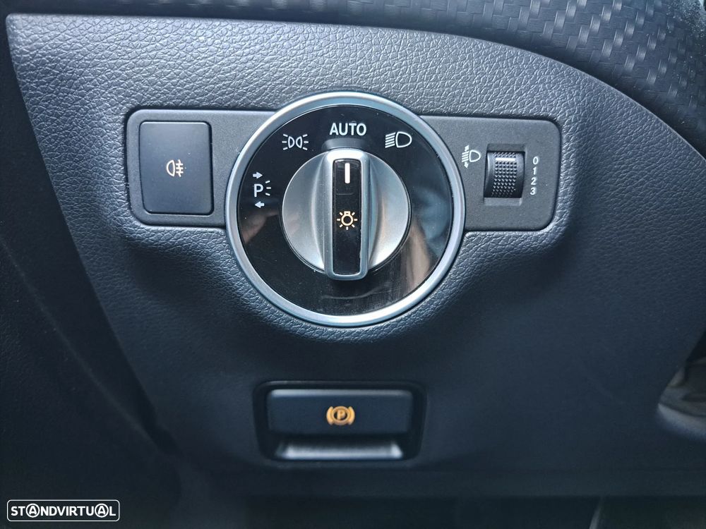 Mercedes-Benz A 200 (BlueEFFICIENCY) 7G-DCT AMG Sport - 14