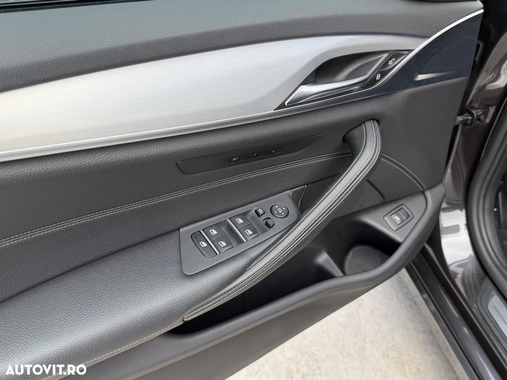BMW Seria 5 520d Aut. Sport Line - 40