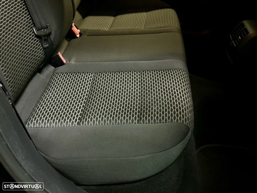 VW Golf 1.6 TDi Confortline - 42