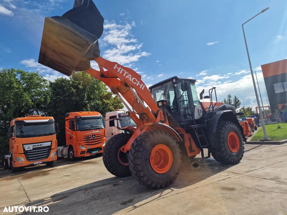 Hitachi ZW220-6, cupa 3,5mc, 2018, 10.546h, produs in JAPONIA, Anv 23,5R25 80% ok, Masa operationala 20 tone, camera luat vederi spate, consum mediu 10,5l/ora, Stare foarte buna, posibilitate leasing 3 ani, AC Climatronic, computer in PROMOTIE 53.900 EUR+Tva - 10