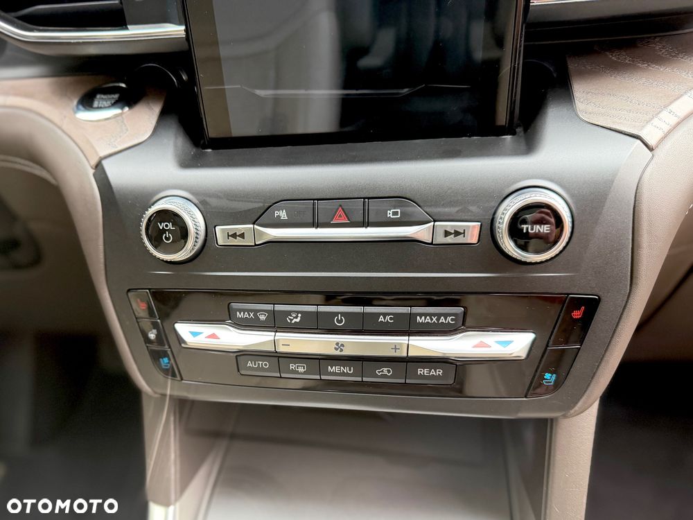 Ford Explorer EcoBoost Plug-in Hybrid ST-LINE - 29