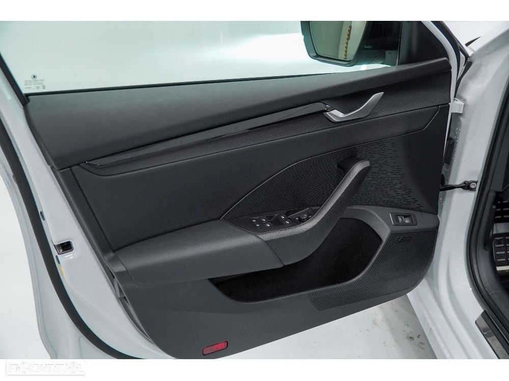 Skoda Octavia Break 2.0 TSI RS DSG - 22