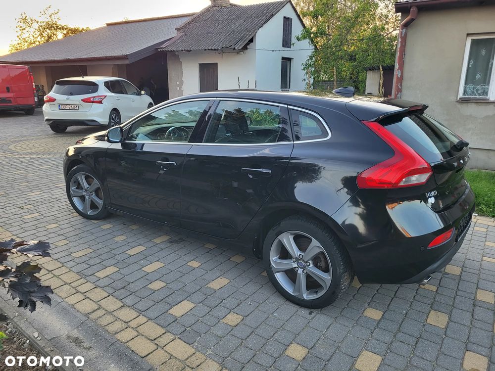 Volvo V40 T3 Momentum - 22