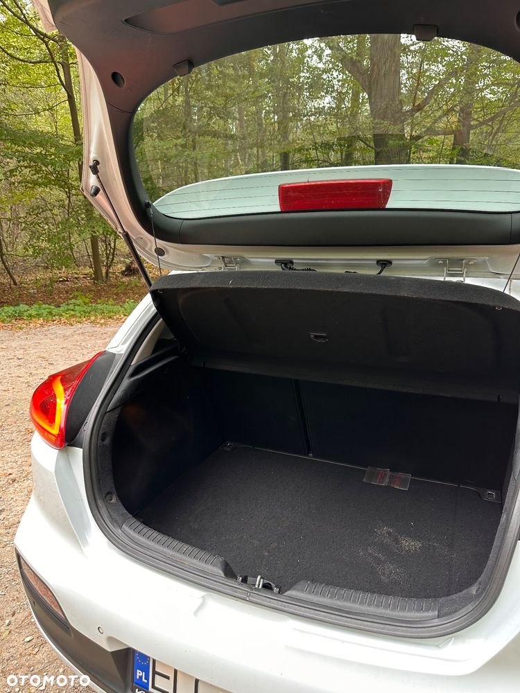 Kia Ceed - 29