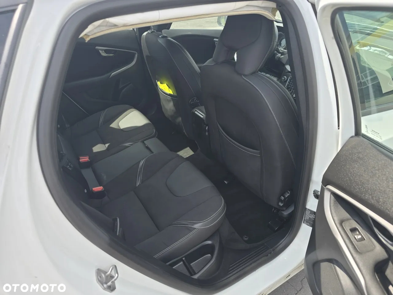 Volvo V40 T2 Geartronic Momentum - 17