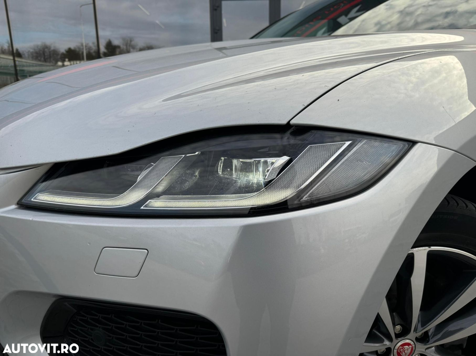 Jaguar F-Pace P400e AWD R-Dynamic SE - 33