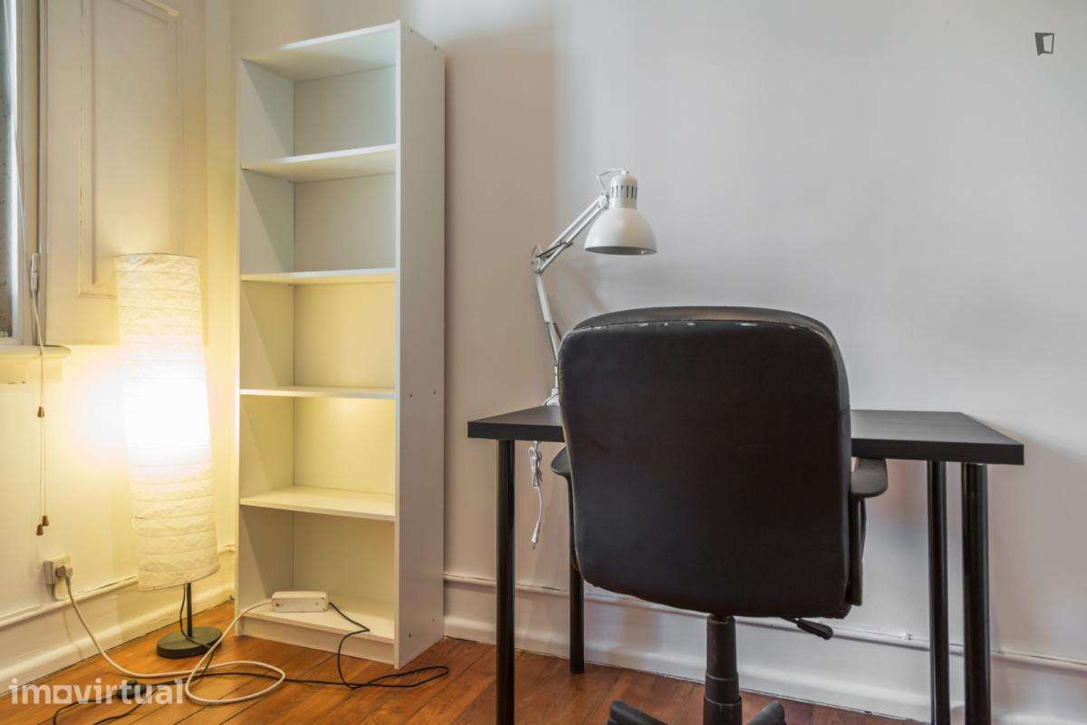 Quarto - localizado em Alameda Lisbon - Grande imagem: 4/17